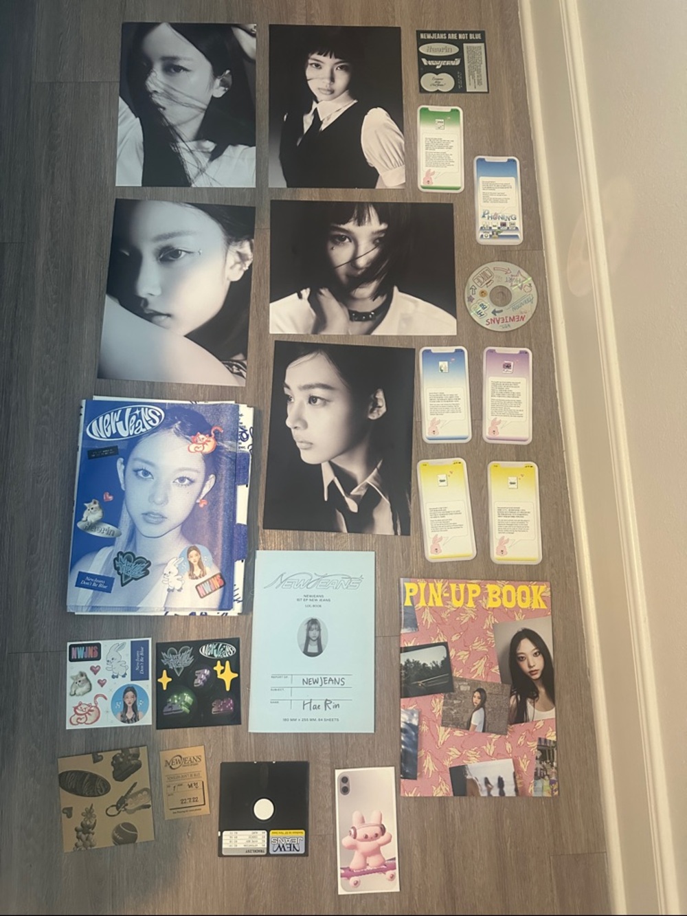 NEWJEANS K-pop Photocard & Poster Set - Blue, Black, White Accents